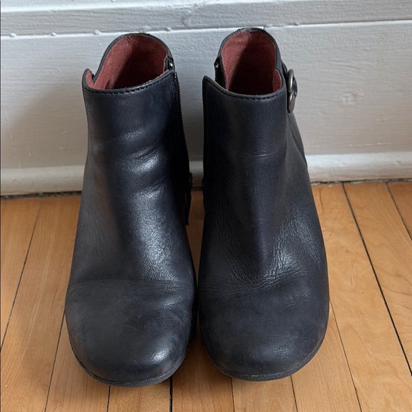 Dansko Shoes - Dansko Black Ankle Booties with Rounded Toe